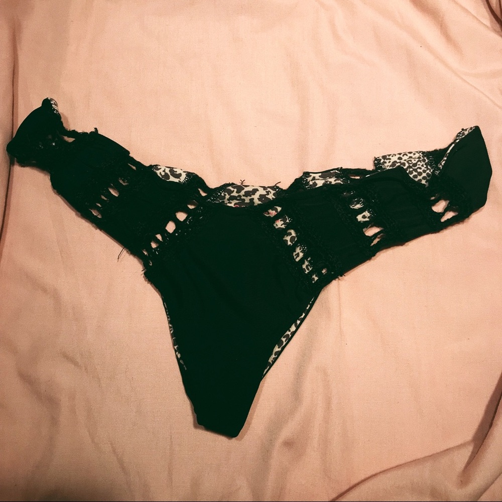 Acacia swimwear chuns bottoms petite black